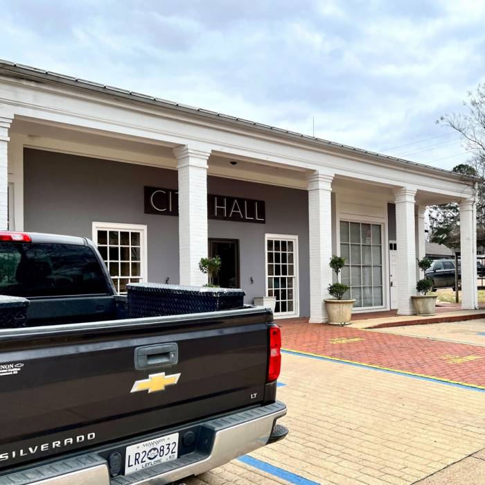 Buy City of Winona, MS: City Hall